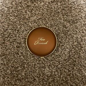 Too faced bronzer